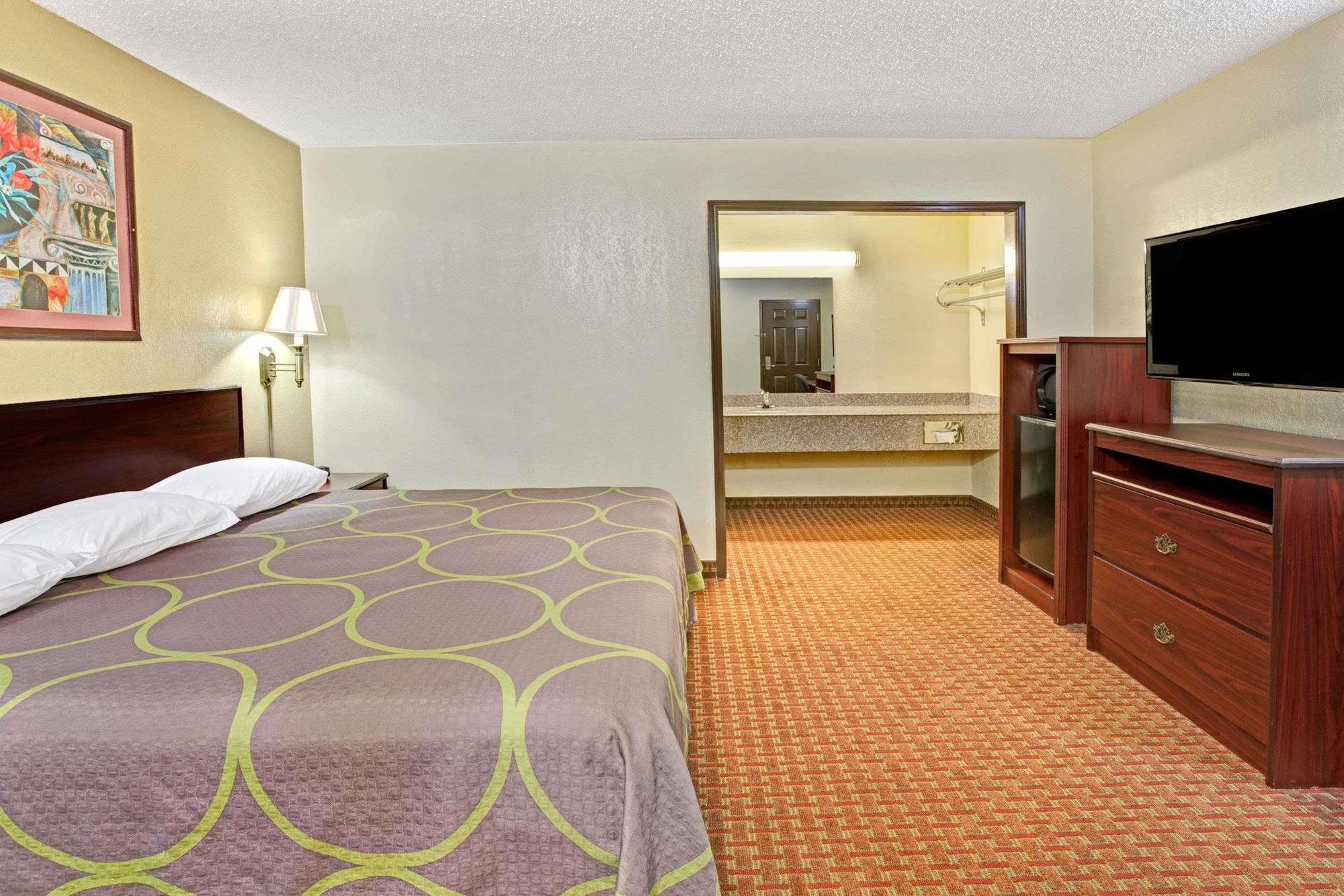 Super 8 By Wyndham Shawnee Hotell Exteriör bild